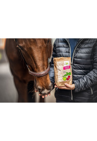 Przysmak dla koni B&E Happies jabłko&burak 1kg