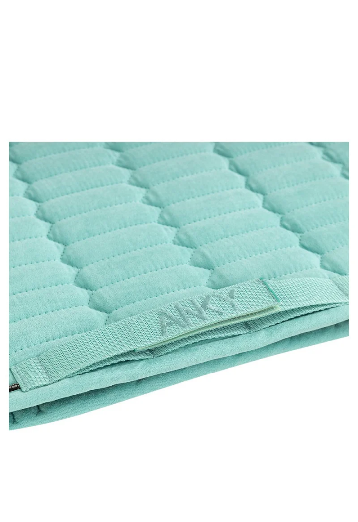 Czaprak ujeżdżeniowy ANKY Suede wiosna/lato 2026