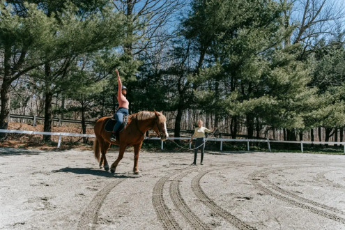 Co zabrać na obóz jeździecki? Kompletny poradnik dla każdego uczestnika